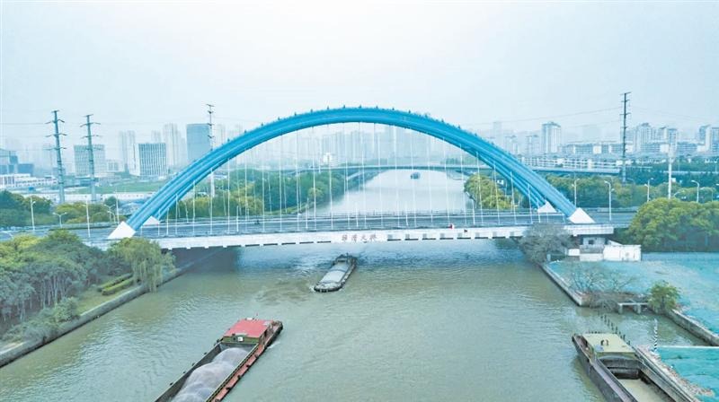 华清大桥站图片